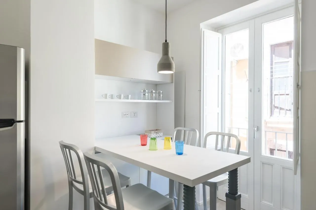 Eleganza E Comfort A Due Passi Dal Teatro Syrakuzy Apartament